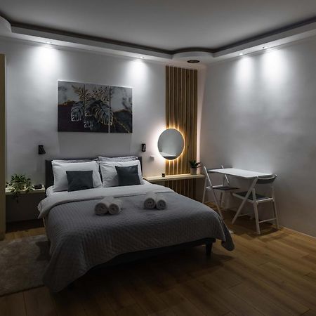 Old Town Rooms โนวีซาด ภายนอก รูปภาพ